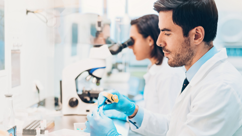 O Instituto IBDSocial destaca como laboratórios próprios garantem diagnósticos rápidos e precisos para os pacientes.