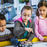 Estratégias práticas para captar patrocínio em equipes de robótica, com insights de Sérgio Bento De Araújo.